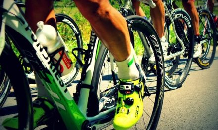 La squadra professionisti di ciclismo guidata dal ct Daniele Bennati si sta allenando sulle strade del Mugello