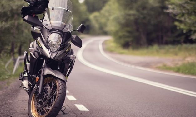 Moto a tutto gas sui Passi, i cittadini del Mugello decidono di scendere in piazza per protesta: l’iniziativa ideata