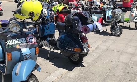 Gli SvarvolatiMugellani con una bella mostra statica di auto e moto d’epoca a Barberino