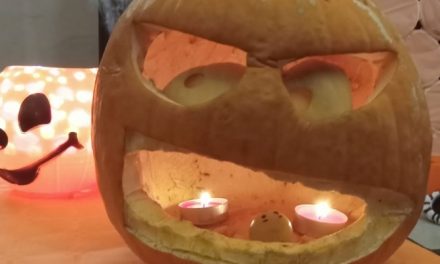 Comunità di Vicchio di Mugello celebra Halloween con dolcetti e fantasie spaventose