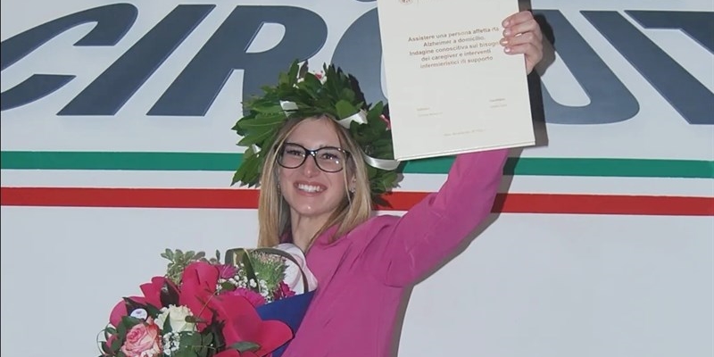 Giulia Sprio consegue la Laurea in Infermieristica con una tesi su Alzheimer grazie anche ai lettori di OKMugello