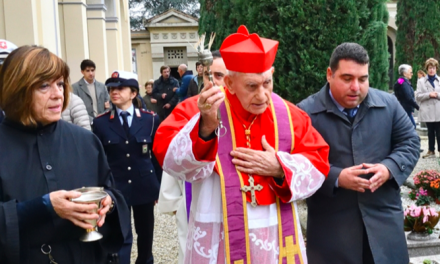 ll Cardinale Ernest Simoni al Cimitero della Misericordia di Borgo S. Lorenzo per la celebrazione della Santa Messa e benedire i defunti