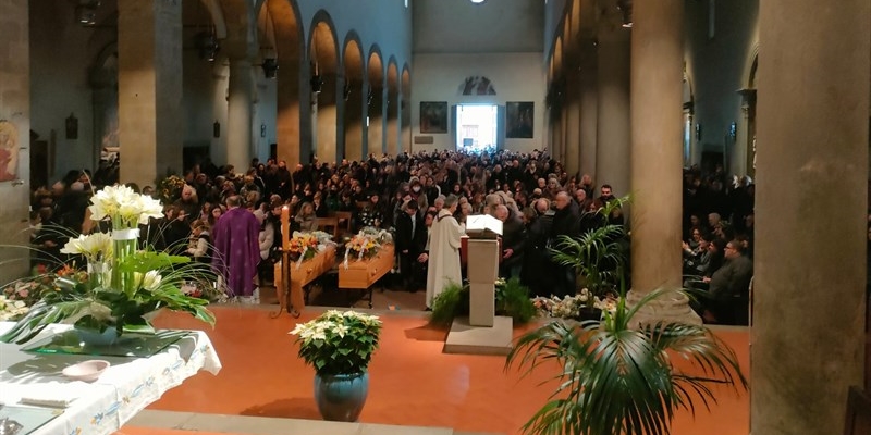 Addio a Ester, Edoardo e Leonardo: Cerimonie toccanti per le vittime dell’incidente di Natale