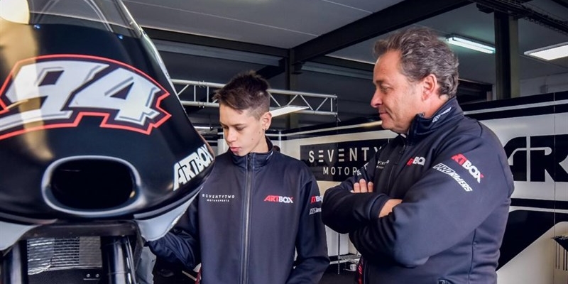Emilio Alzamora in tour nel Mugello per promuovere il team di Guido Pini