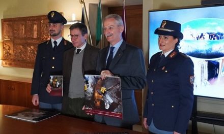Il Questore Maurizio Auriemma presenta a Firenze il calendario 2024 della Polizia di Stato
