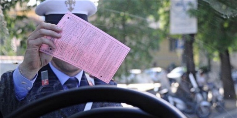 Multato ingiustamente a Borgo San Lorenzo: Un caso di distrazione costoso