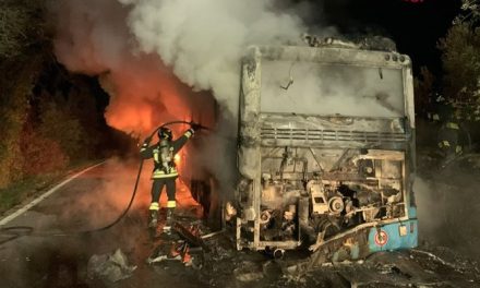 Viaggiavano 15 persone sul pullman incendiato – Era diretto a Borgo San Lorenzo