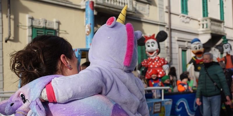 Un’altra bellissima sfilata del Carnevale Mugellano a Borgo San Lorenzo