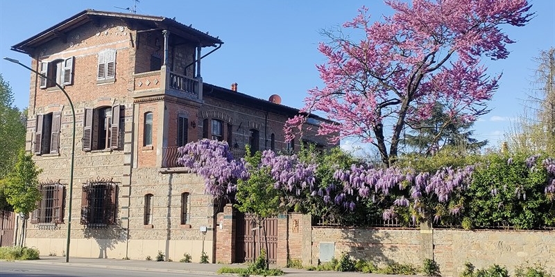I colori della primavera e la Villetta Chini