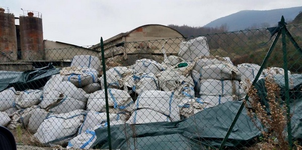 Cava di Paterno: “La terra dei fuochi Toscana” non esiste. Le analisi Arpat non sono veritiere. Dopo anni di gogna mediatica gli accusati richiedono i danni.