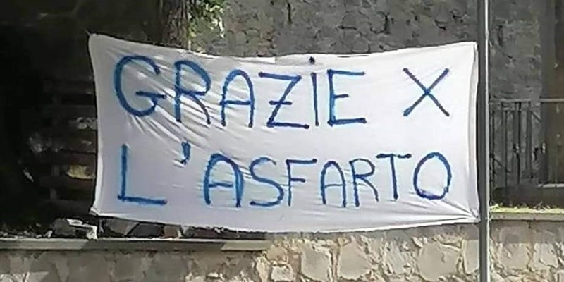 Cartelli e parole simpatiche al Tour de France