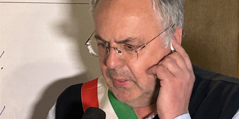 Il PD critica Romagnoli – Inopportuno ascoltare alla principale radio locale un Sindaco che declama comunicati stampa