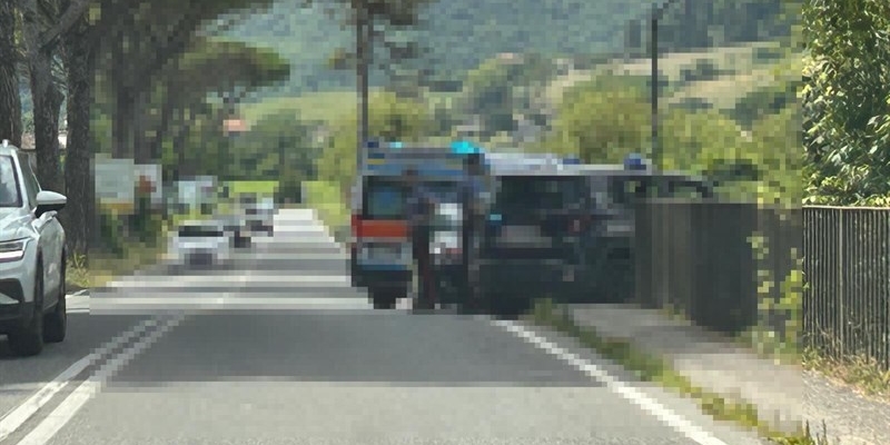 Uomo di 30 anni soccorso sulla ciclabile. Indagini in corso