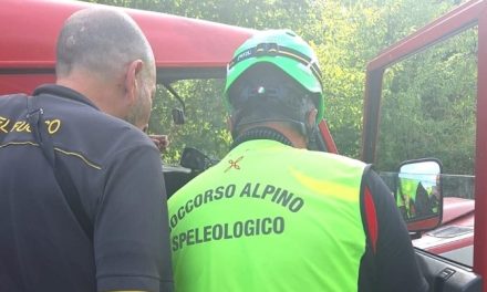 Intervento di soccorso impegnativo a Luco. Donna si sente male in zona impervia, intervengono Vigili del Fuoco e Soccorso Alpino