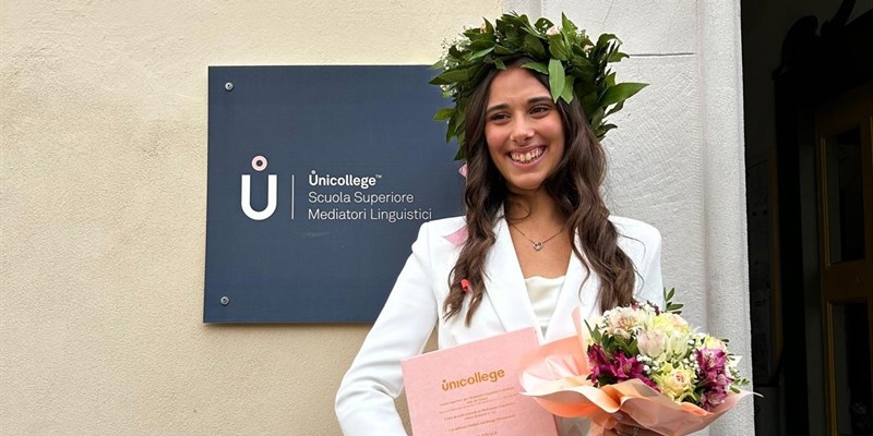 Nuova corona di alloro a Borgo San Lorenzo: Laura, dottoressa in mediazione linguistica!