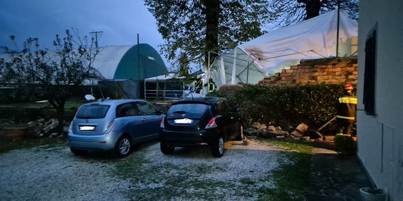 Maltempo: crolla un muro allo stadio Romanelli a Borgo San Lorenzo