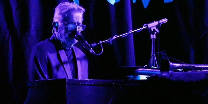 Vinicio Conti in concerto: “Io luna piena, io panegirico d’amore” allo spazio Brizzolari