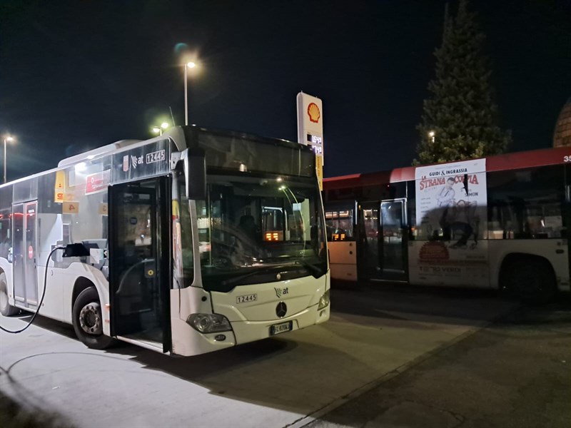 Autolinee Toscane, nella notte arrivato il carburante per i bus di Firenze – FOTO