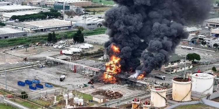 Esplosione in raffineria a Calenzano: feriti e allarme per la popolazione. Il video