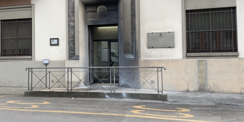 Ordigno incendiario contro la caserma a Borgo San Lorenzo, continua l’ondata di solidarietà verso i Carabinieri. Le dichiarazioni di Giannelli e Fratelli d’Italia regionale
