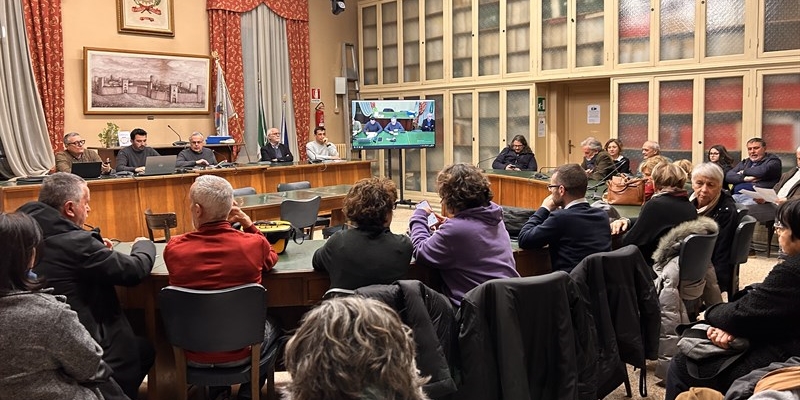 Borgo S. Lorenzo, grande partecipazione all’assemblea sul centro piscine: confermate le modifiche senza limitazioni di accesso