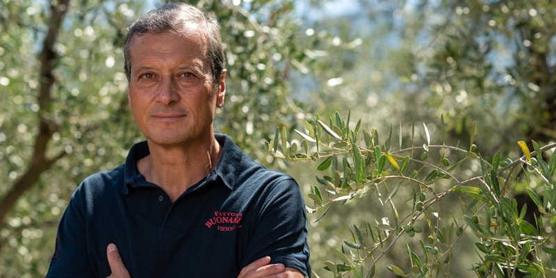 Fiesole inaugura la prima Panchina Rossa: un simbolo di rispetto e biodiversità