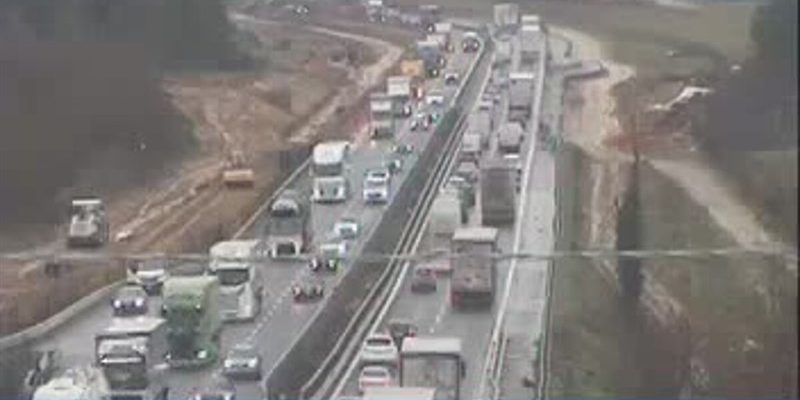 La mattinata infernale in A1. Coda di 8 km per ripristino pavimentazione