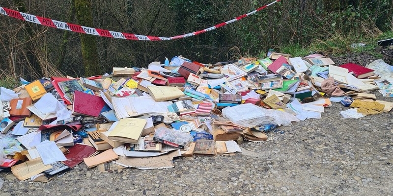 Vaglia, rifiuti abbandonati: libri a Paterno e detriti al Banti, prosegue la lotta contro gli illeciti ambientali