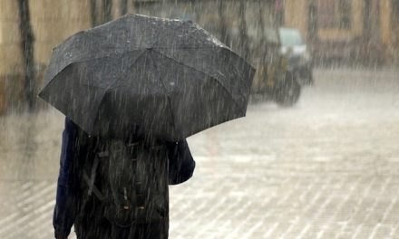 Allerta meteo arancione in Toscana. Chiusure ed evacuazioni preventive