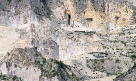 “Basta svendere le montagne! Sinistra Italiana all’attacco: fermiamo la distruzione delle Alpi Apuane”
