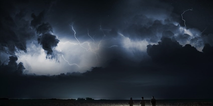 E’ allerta meteo in Toscana: scatta il codice arancione. In alcuni Comuni del fiorentino decisa la chiusura di scuole, parchi e giardini