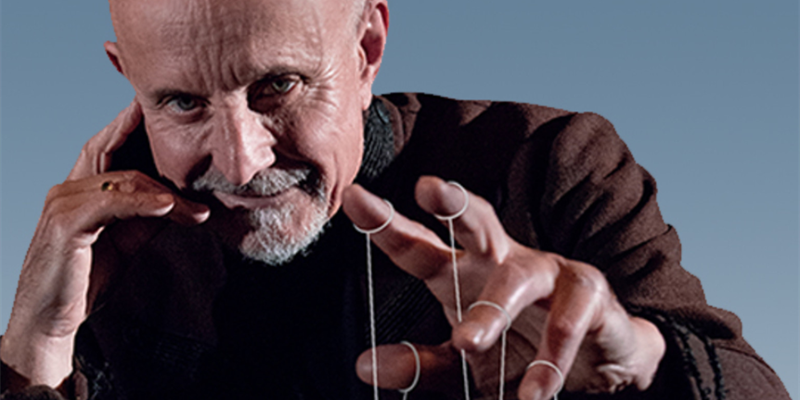 Il nuovo Otello di Giuseppe Cederna al teatro Giotto. Inganni, gelosia e potere delle parole