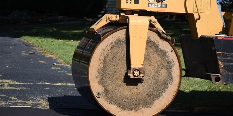 Lavori notturni di asfaltatura su via Bolognese. Modifiche alla viabilità dal 24 marzo 2025