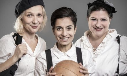Teatro, al Corsini grandi applausi per Rossana Mola, Rita Pelusio e Federica Fabiani in “Giovinette”