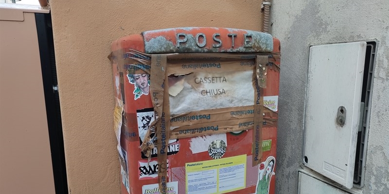 Cassette postali sigillate e spogliatoi inadeguati. Le segnalazioni dei cittadini a Borgo San Lorenzo