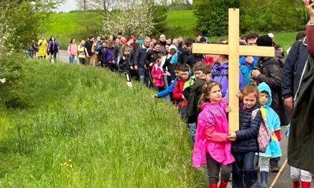 Il maltempo non ha fermato la visita delle sette chiese. Oltre 120 giovani sotto la pioggia….