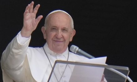 PAPA FRANCESCO ci ha lasciato. E’ morto questa mattina alle 7,35