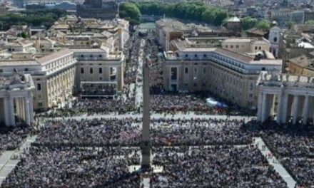 Sara Funaro e Eugenio Giani a Roma ai funerali di Papa Francesco
