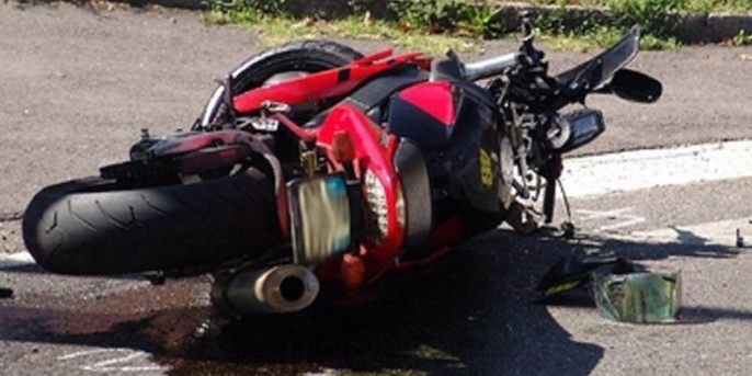 Scontro tra moto e camion sulla SP551 nei pressi del Forteto: grave un 29enne