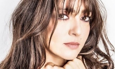 Ultimo appuntamento della stagione al Giotto di Borgo San Lorenzo il 15 aprile 2025. Ambra Angiolini in Oliva Denaro