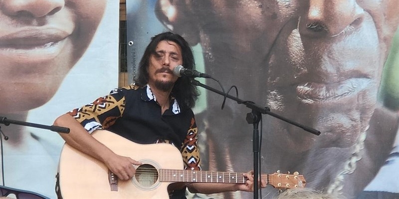 Etnica 2025 Grande Sandro Joyeux a Villa Adami con Inoussa Dembelè