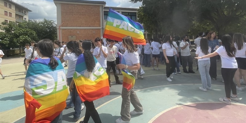I bambini sfilano per la pace a Borgo San Lorenzo: un grido di speranza che commuove
