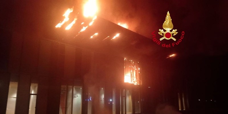 Incendio al Viola Park di Bagno a Ripoli: evacuati giovani calciatori, quattro persone in ospedale