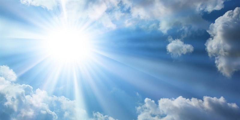 Le 5 regole dell’Ordine dei Medici in attesa dell’ondata di calore: “Crema solare protezione 50 anche in città”