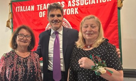 Luigi Bonaffini premiato a New York: prestigioso riconoscimento internazionale per il professore legato al Centro Studi Campaniani di Marradi