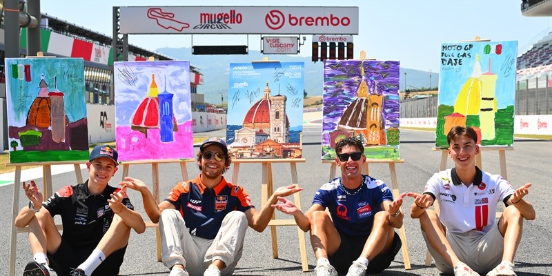 MotoGp al Mugello: arte e motori si incontrano, i piloti diventano pittori prima della sfida tricolore