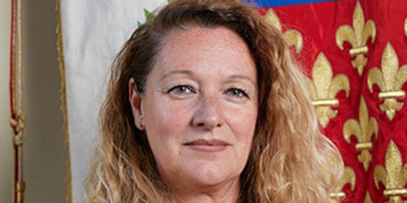 Prato, la sindaca Ilaria Bugetti si dimette. Terremoto in Comune