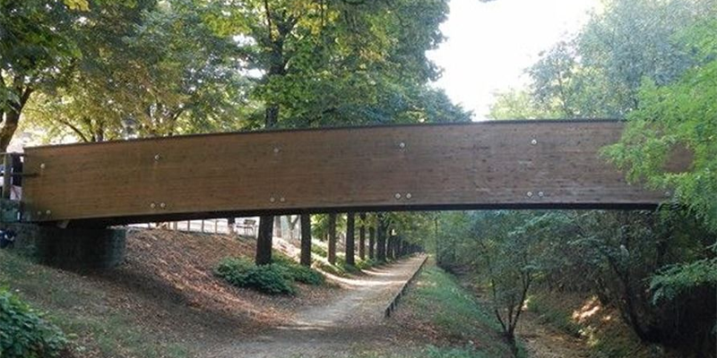 Borgo S. Lorenzo – Al via la risistemazione della Passerella degli Alpini chiusa parzialmente da tempo