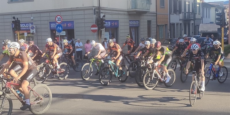 Cronoscalata Borgo‑la Colla 2025. Tradizione, amicizia e pedalate