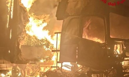 Due incendi nella notte sull’A1 e intervento in città: notte intensa per i Vigili del Fuoco di Firenze